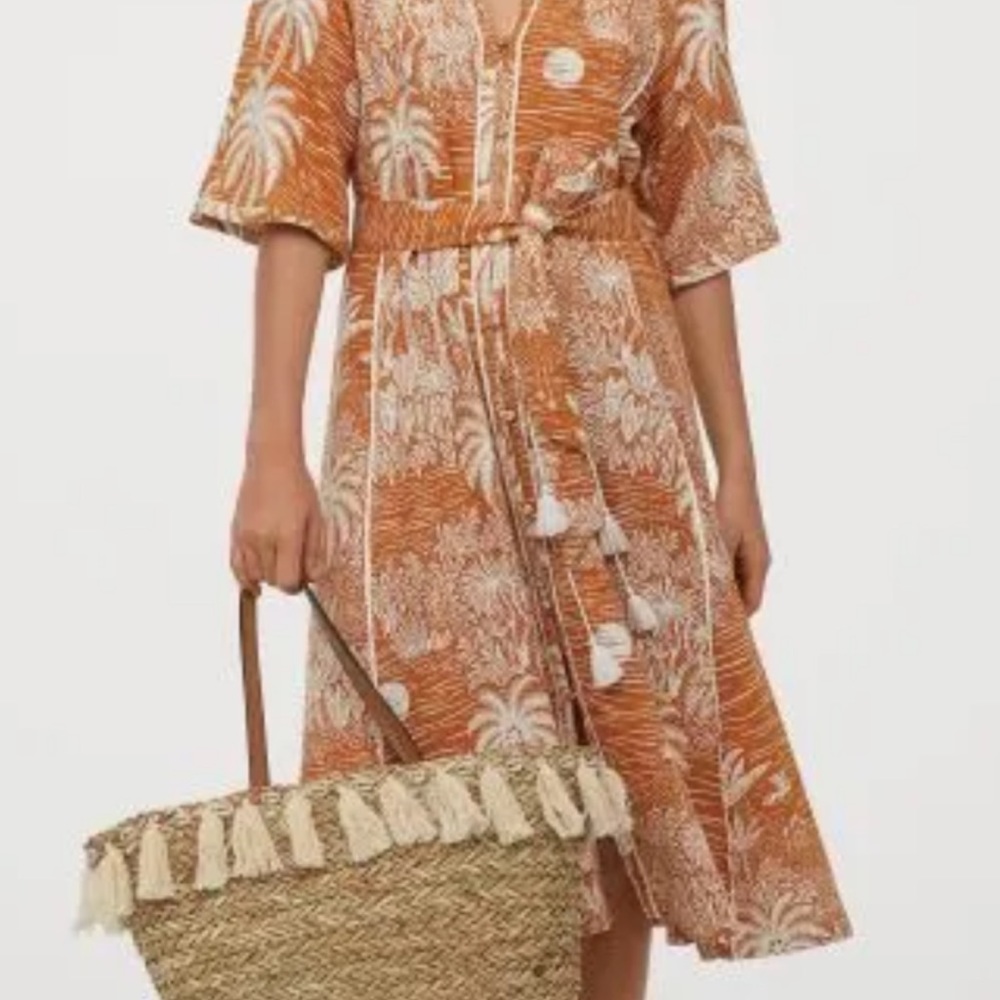 Desmond and Dempsey x H&M gorgeous linen dress